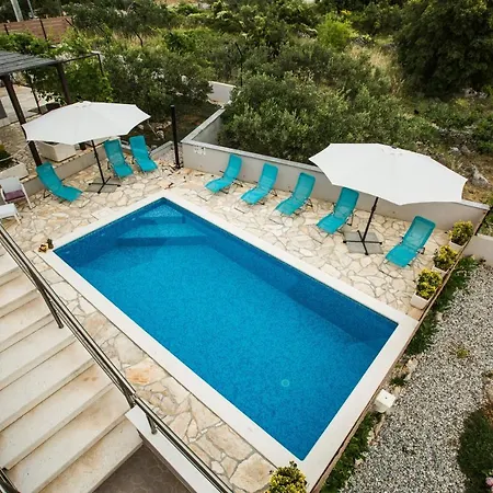 Family Friendly House With A Swimming Pool Dvornica, - 14300 בית נופש רוגוזניצה