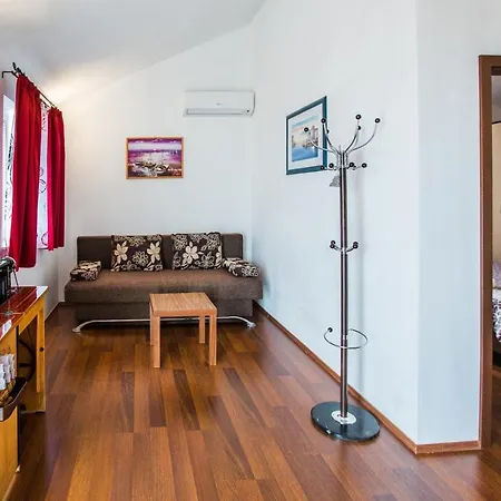 בית נופש Family Friendly House With A Swimming Pool Dvornica, - 14300 *