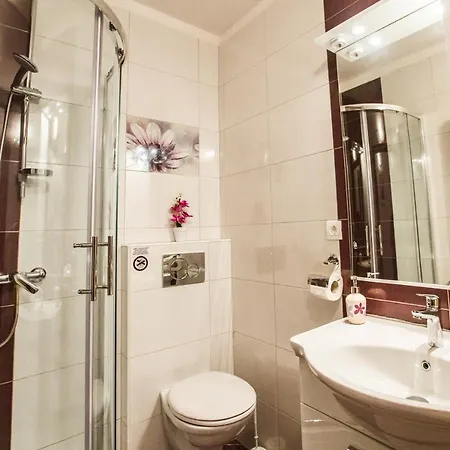 בית נופש Family Friendly House With A Swimming Pool Dvornica, - 14300