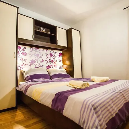 Family Friendly House With A Swimming Pool Dvornica, - 14300 בית נופש
